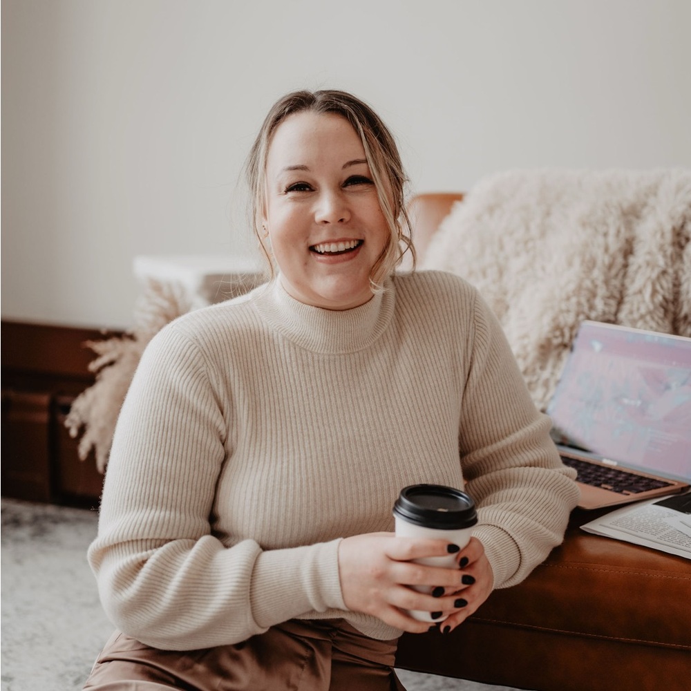 Meet your Posher, Becca (she/her)